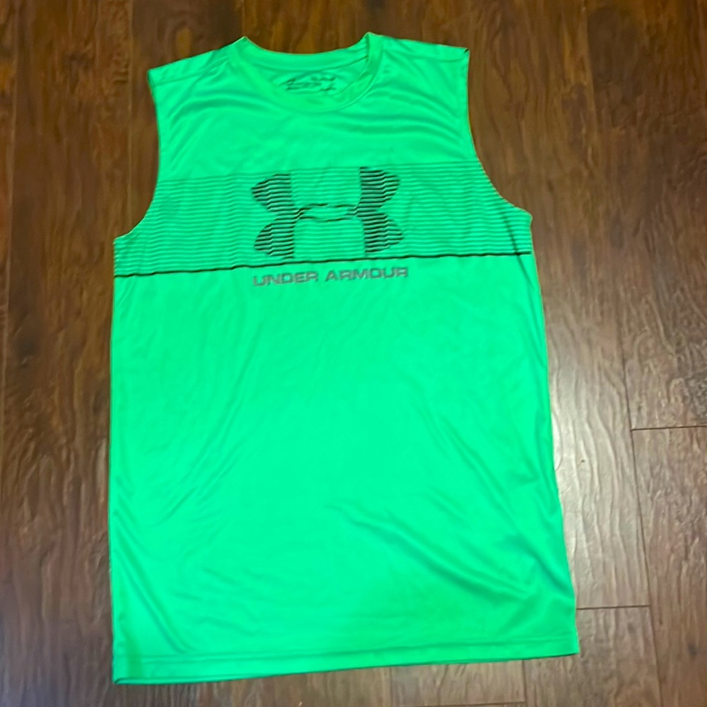 Under armor no sleeve top